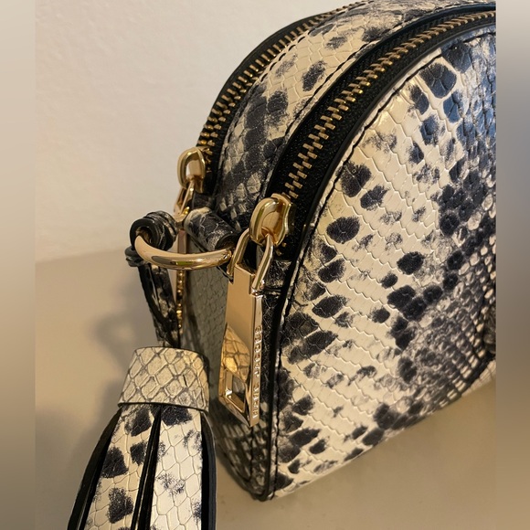 Marc Jacobs Black and White Snake Print Crossbody Bag - Picture 2 of 6
